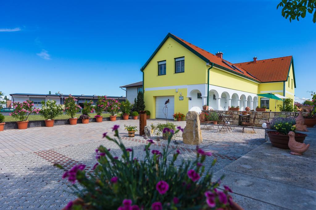 Appartementhaus Freiler Mörbisch am See Exterior foto